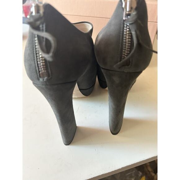 MIU MIU Back Zipper Funky Heel Platform Suede Grey Ankle Booties Shoes 9 Ret$550 - Picture 14 of 16